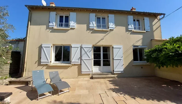 Pose d'une fermeture par JP PRIN, menuisier à Machecoul